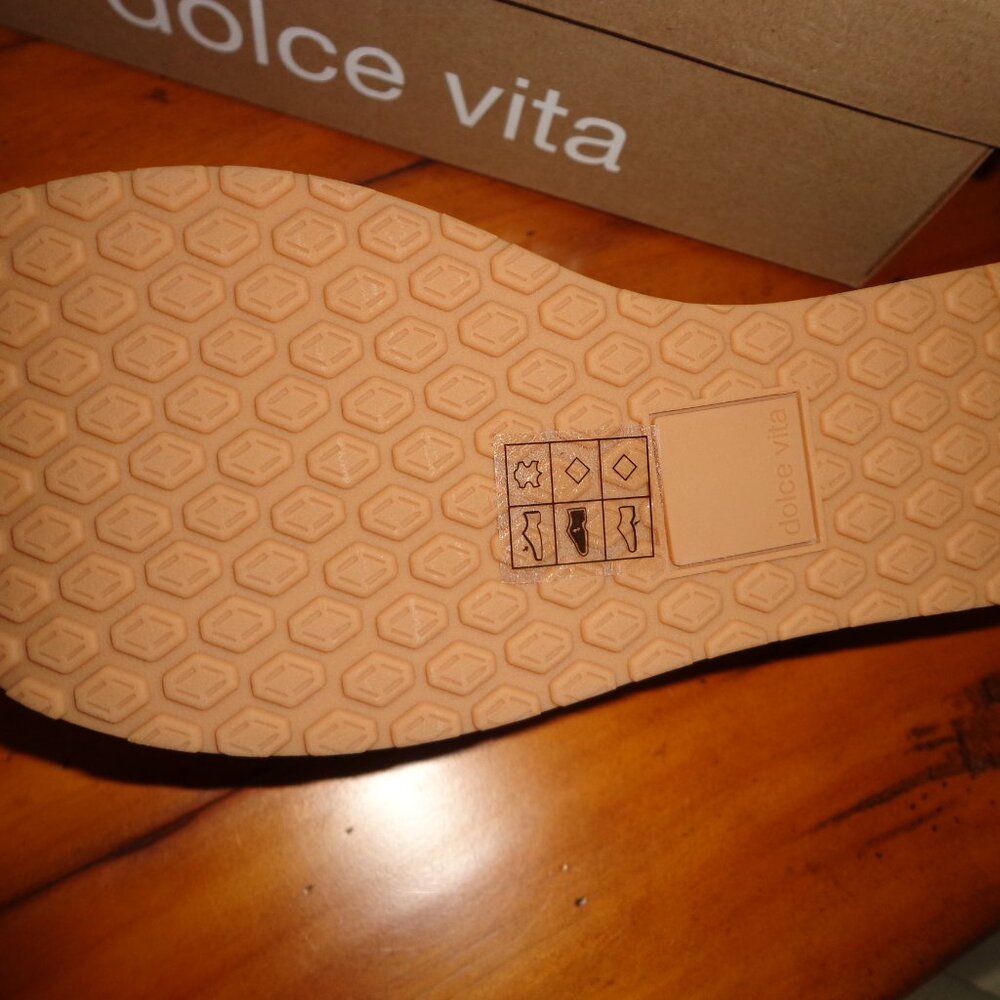 FIRM Dolce Vita Jhenee Perforated Sneakers - Picture 9 of 16